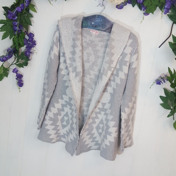 Woven Heart Sweaters - Woven Heart// Cardigan